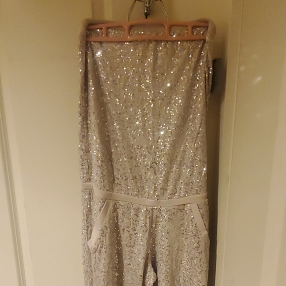 jumpsuit - Picture 4 of 4